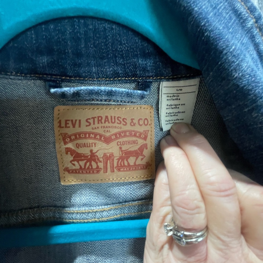 Levi's Dark Blue Jean Jacket - Picture 3 of 6